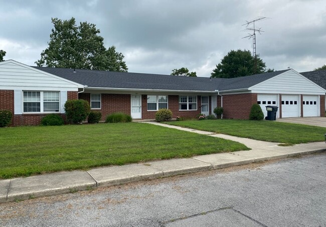 182 Thomas Dr, Unit 1