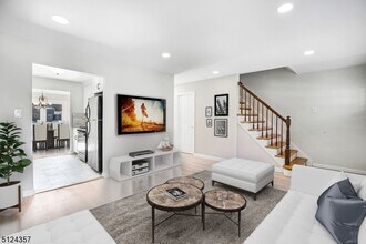 1 Tempe Wick Rd in Mendham, NJ - Foto de edificio - Building Photo