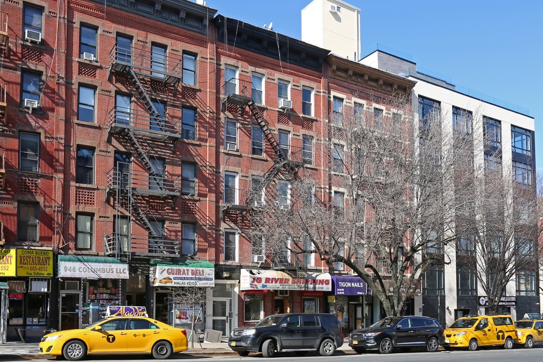 948 Columbus Ave in New York, NY - Foto de edificio