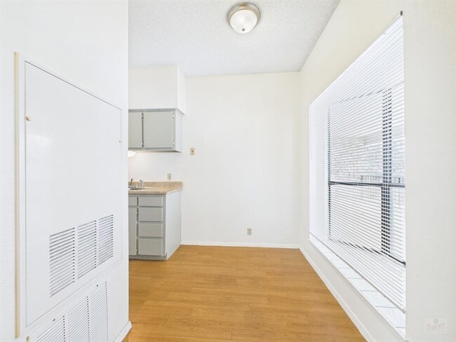 2604 Salado St in Austin, TX - Building Photo - Building Photo