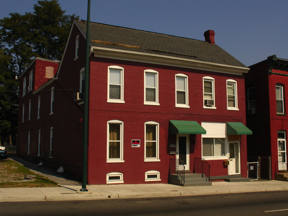 220-222 W Franklin St in Hagerstown, MD - Building Photo