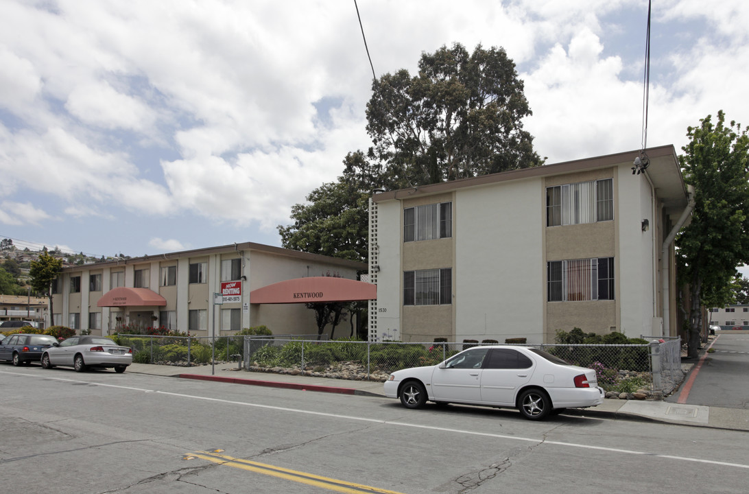 Kentwood Apartments in San Leandro, CA - Building Photo