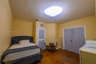 20480 NW 9th Pl in Miami Gardens, FL - Building Photo - Building Photo