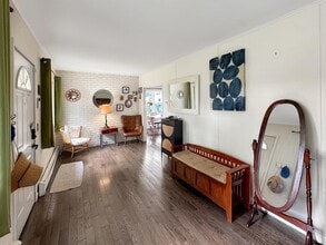 98 Frederick Ave in Babylon, NY - Building Photo - Building Photo