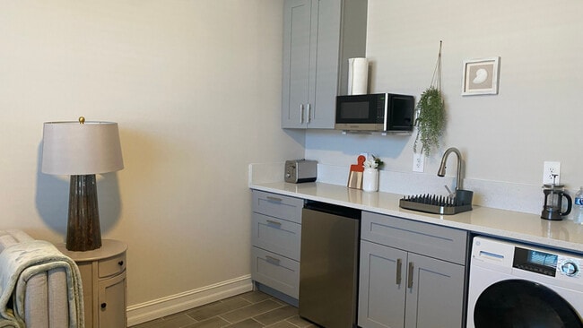 16068 Crofton Spgs Wy in Port Charlotte, FL - Building Photo - Building Photo