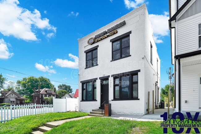 property at 1213 E Whittier St