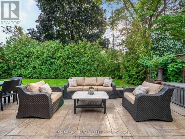 2212 Florian Rd in Mississauga, ON - Building Photo - Building Photo