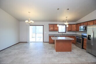 110 Tanner Ct, Unit 3 in Tea, SD - Building Photo - Building Photo