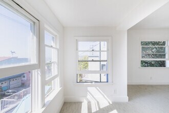 3909 Cumberland Ave in Los Angeles, CA - Building Photo - Building Photo