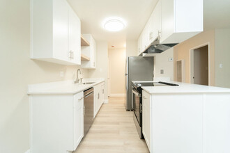 Modera Apartments in Concord, CA - Foto de edificio - Building Photo
