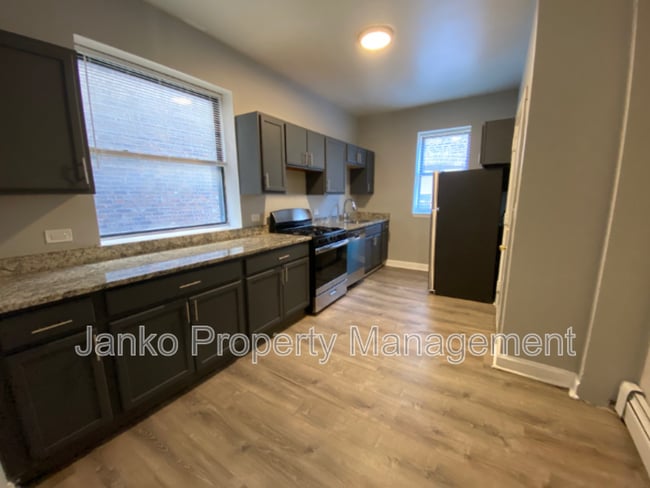 5647 W Washington Blvd in Chicago, IL - Building Photo - Building Photo