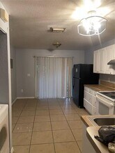 2225 Laura Ln in West Palm Beach, FL - Building Photo - Building Photo