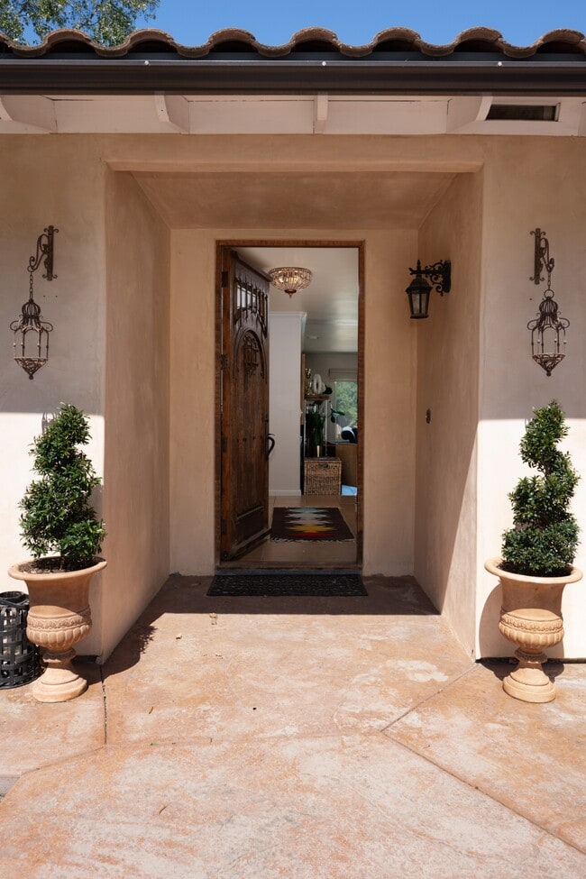 1221 N Refugio Rd in Santa Ynez, CA - Building Photo - Building Photo