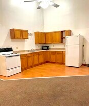 102 N Main St in Summitville, IN - Building Photo