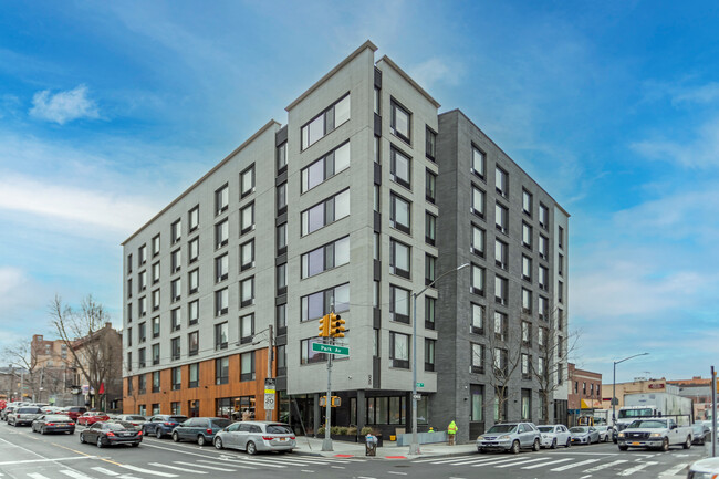 Park Avenue Apartments in Bronx, NY - Foto de edificio - Building Photo