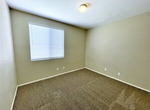 42516 Coronet Ct in Lancaster, CA - Building Photo - Building Photo
