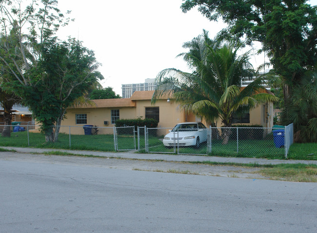 1330 NE 110th Ter in Miami, FL - Building Photo - Building Photo