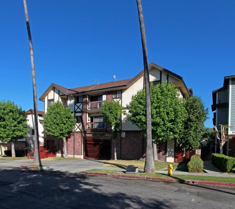 Linden Ii Apartments in Glendale, CA - Building Photo