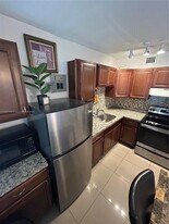 1908 SW 8th St in Fort Lauderdale, FL - Building Photo