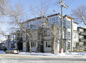 302 5th Ave NE in Calgary, AB - Building Photo - Building Photo