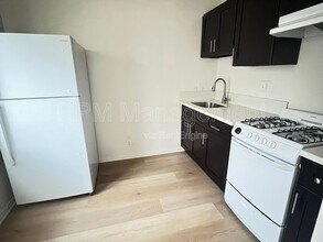 619 Normandie Ave in Los Angeles, CA - Foto de edificio - Building Photo