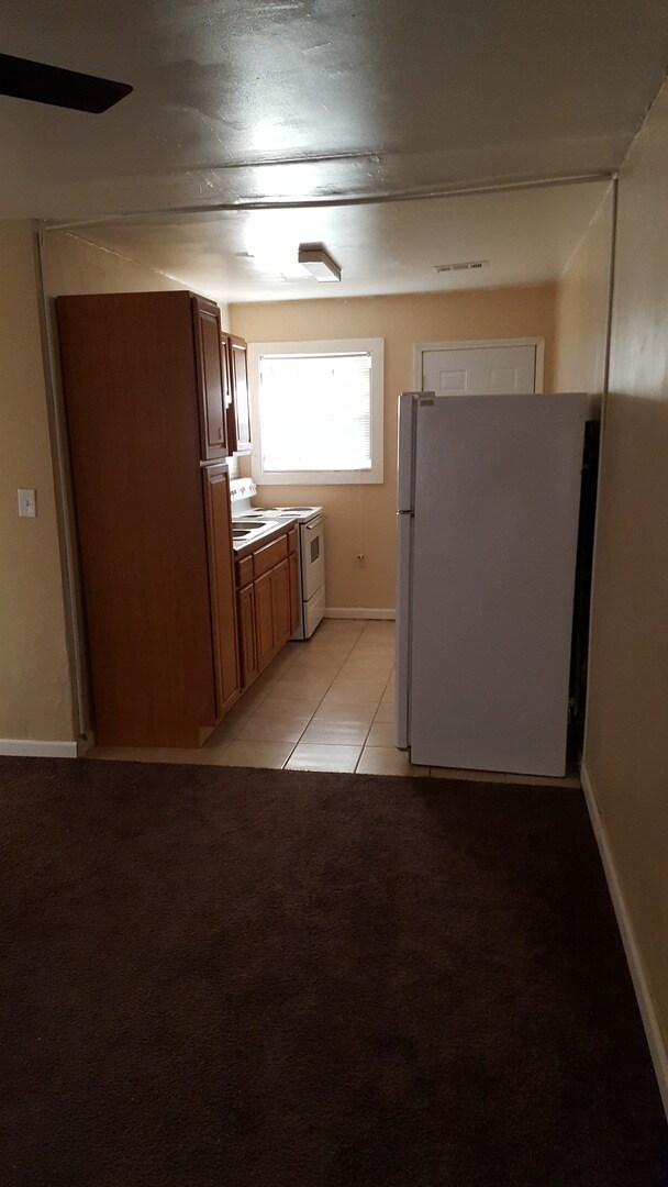 1341 E Washington Ave-Unit -1341B "LEFT" in East Point, GA - Building Photo - Building Photo