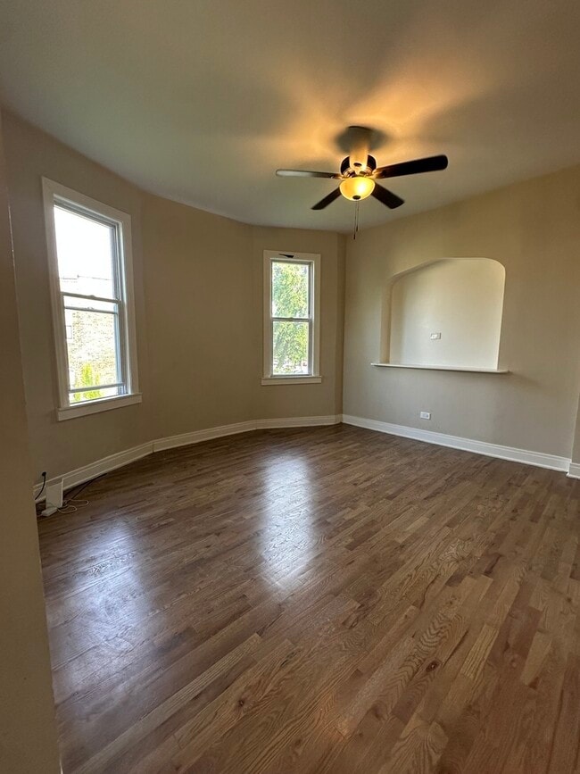 property at 1522 E 71st Pl