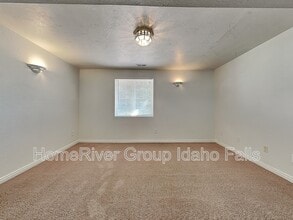 3012 Jackie Ct in Idaho Falls, ID - Building Photo - Building Photo