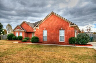 176 Timber Oak Rd in Huntsville, AL - Building Photo - Building Photo