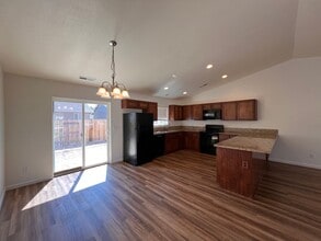 1345 Deerfield Dr in Fallon, NV - Building Photo - Building Photo