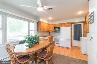 69 Shepherd Ln in Levittown, PA - Building Photo - Building Photo