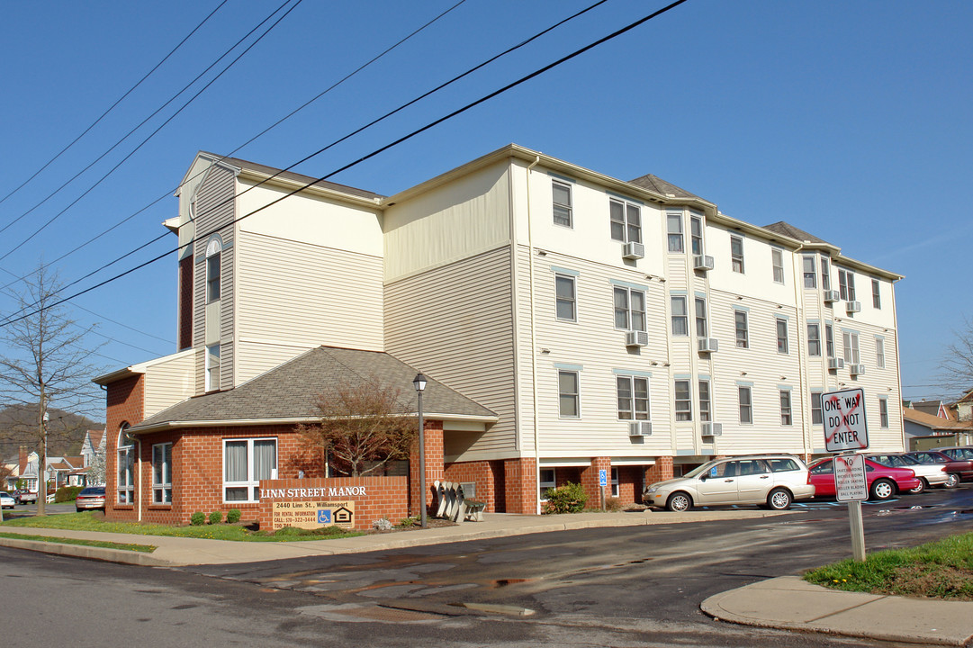 Linn Street Manor in Williamsport, PA - Building Photo