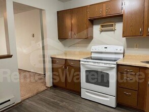 1581 Wheelock Ln in St. Paul, MN - Building Photo - Building Photo