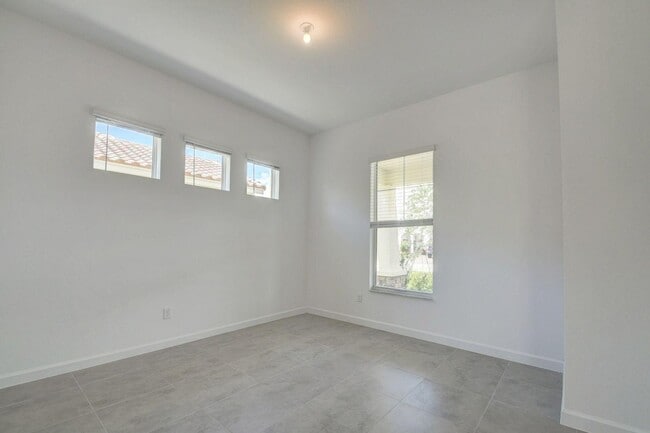 1048 Sterling Pine Pl in Loxahatchee, FL - Building Photo - Building Photo