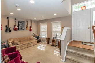 420 Beverly Ct in Carmel, IN - Foto de edificio - Building Photo