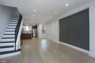 5844 Fernwood St in Philadelphia, PA - Building Photo - Building Photo