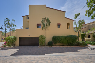 201 Villorrio Dr E, Unit 201 Villorrio in Palm Springs, CA - Building Photo - Building Photo
