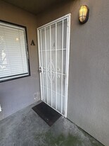 425 S 3rd Ave in Oakdale, CA - Building Photo