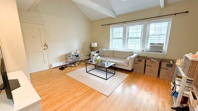 21 Hammond Pond Pkwy in Newton, MA - Building Photo - Building Photo