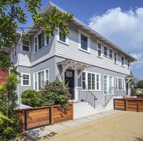 4300 Sunset Dr in Los Angeles, CA - Building Photo
