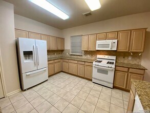 11210 Jade Green in San Antonio, TX - Building Photo - Building Photo