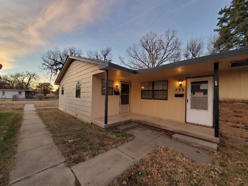 735 S Everett St in Wichita, KS - Foto de edificio