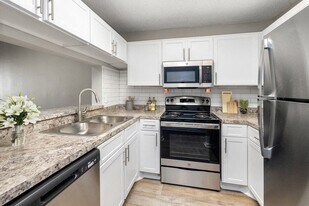 Westland Park in Jacksonville, FL - Building Photo