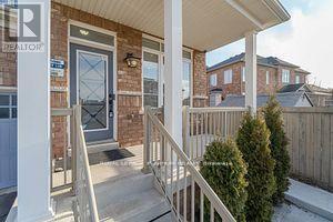 property at 3 Platform Cres