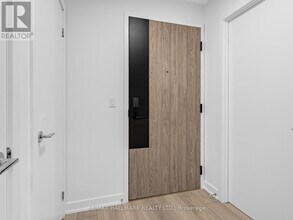 1007 The Queensway in Toronto, ON - Building Photo - Building Photo