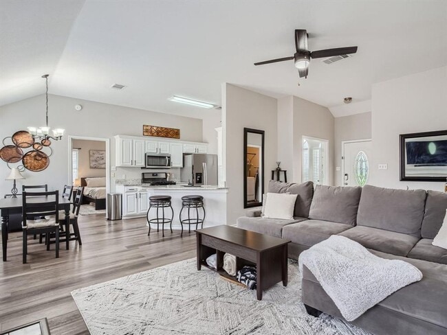 1813 Southeastern Trail