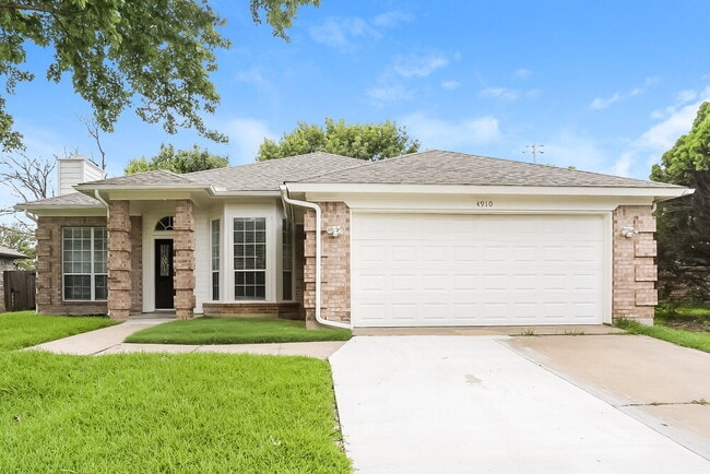 property at 4910 Green Hollow Dr