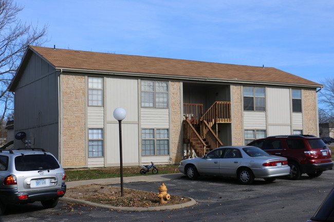 Two 4-Plex Apartment Buildings - 901 & 914