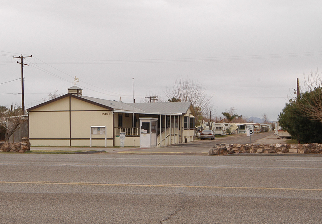 Burtons Mobile Home & RV Park in Blythe, CA - Foto de edificio