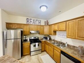 Oceanaire Apartments in Biloxi, MS - Building Photo - Building Photo